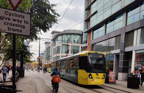 Spacious Homely Manchester City Stay Near AO Arena and Shopping Centre with 500Mbps Internet & Netflix - Foto 41