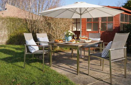 Big Group Bungalow, Sleeps 9, Perfect for Families - Photo 48