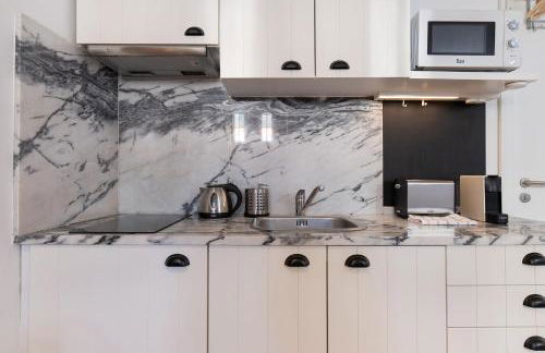 Classic Lisbon Homes: Bright & Central in Belém - Photo 36