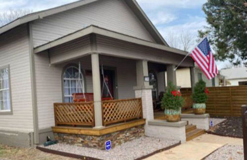 StockYards!-1 block away ! Cowboy Cottage sleeps 9 - Foto 33