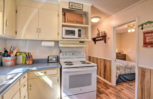 Lakefront Table Rock Getaway with Private Swim Dock! - Foto 10