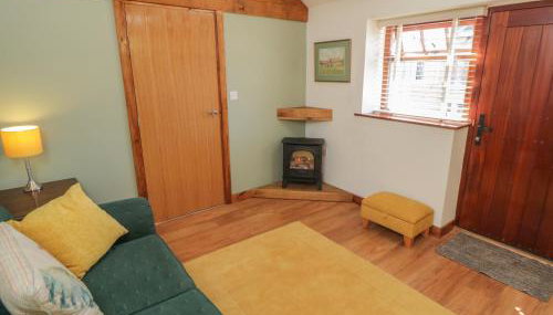 Yeoman's Cottage - Photo 3