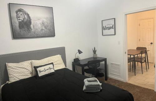 3 Bed 3 Bath Townhome - Foto 25