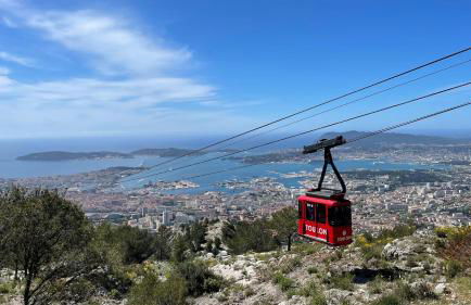 Appartement mignon calme douillet ascenseur clim étage élevé proche parking et toutes commodités au coeur du Toulon historique - Photo 51