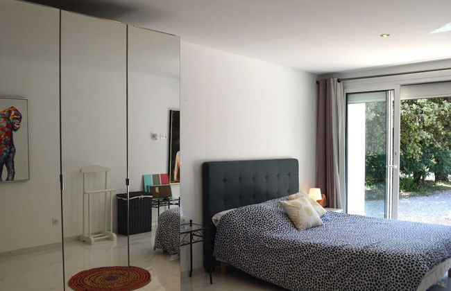 Modern Holiday Home With Private Pool and Garden - Foto 3