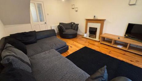 Cosy 2 Bedroom House - Large Driveway, EV Socket, WiFi, Contractor & Leisure Stays - Foto 5