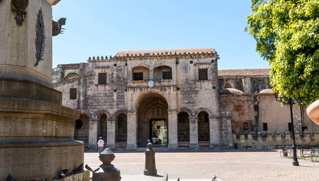 Exploring the colonial city