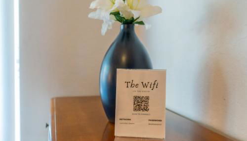 Spacious 4-bedroom 2-bath Abode - Foto 3