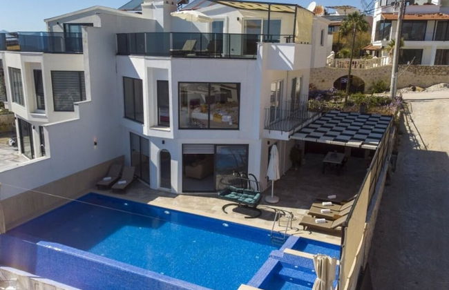 Stunning 4-bedroom Villa in Kaş With Private Pool and Breathtaking Ocean Views - Photo 1