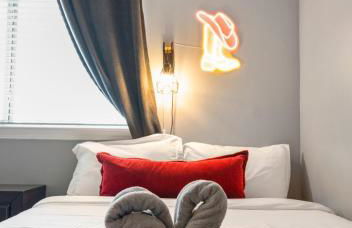 Tropical Escape Pool Jacuzzi Bar in Alvin TX - Photo 55