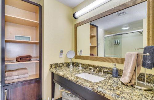 Waterfront Condo with Water Park, Walk to the Beach! - Foto 17