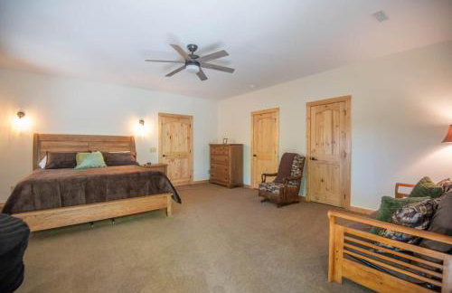 Our Place to Paws 4 Bd Lux Blue Ridge Mnt Cabin - Photo 37