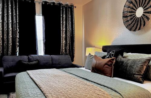 Modern 3BR Retreat with Comfort & Style Near Disney - Foto 34