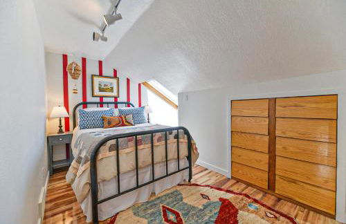 Huvila Haven Lake Front Home with Dock and Hot Tub - Foto 18