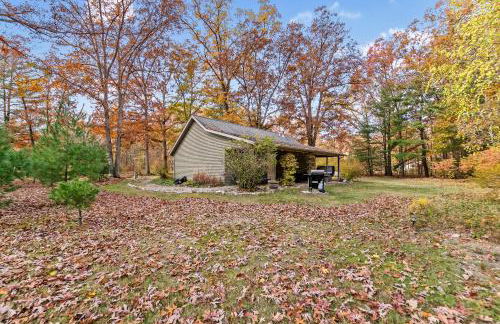 Dog-Friendly Cozy Home with Hot Tub and Lake Access - Foto 3