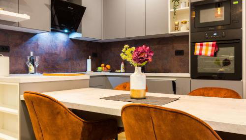 Cultural Haven Central Two Bedroom Apartment in Zadar With City Views - Foto 3