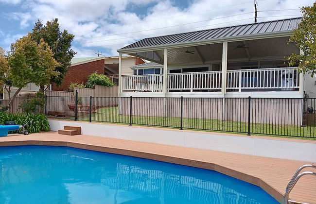 The Ultimate Poolside Escape - Pet Friendly - Foto 1