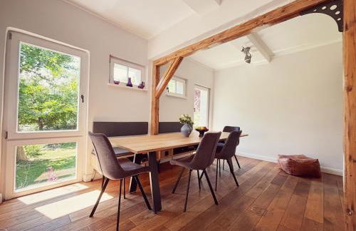 Denkmalgeschütztes Häuschen mit Schwimmteich - Foto 23