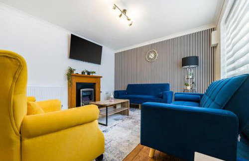 Stylish 3-Bed Home - 5 min walk to ExCeL - Free Parking - Near O2 & Canary Wharf - Photo 3