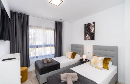 One80 Residences New Modern Apartment with amazing sea view to Gibraltar & Africa - Photo 5