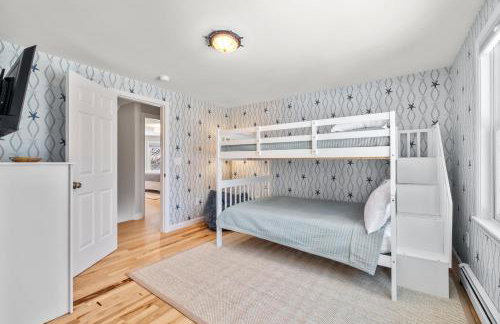 NEW Coastal Retreat w Ocean Views Rooftop Deck - Photo 19