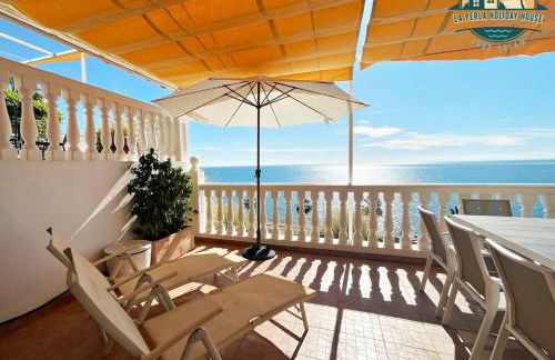 Seafront Townhouse with Stunning Mediterranean Views, community pool - Foto 20