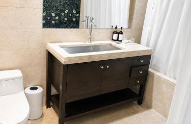 Luxurious Apartment in Times Square NYC - 30-Day Min Stay - Photo 5