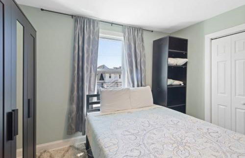 Dazzling Bungalow within 2 Blocks of Beach - Foto 36