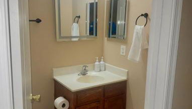 Large 4-Bedroom Entire Home with Two Living Rooms - Foto 4