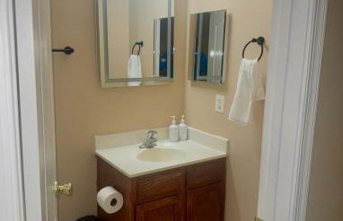 Large 4-Bedroom Entire Home with Two Living Rooms - Foto 4