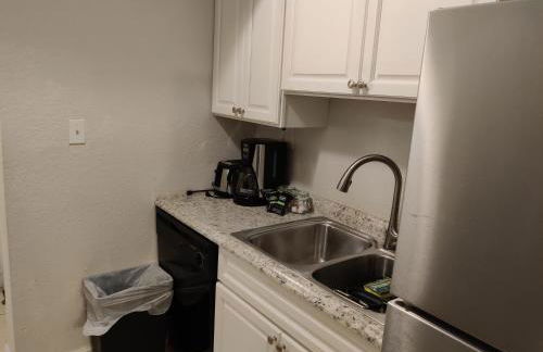 Beautiful 2-Bedroom Condo Near Universal and other Orlando Attractions, King Bed & Wi-Fi - Foto 6