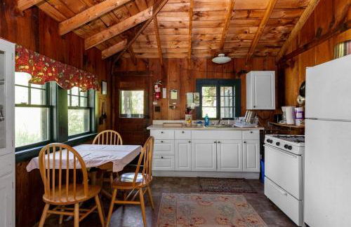 Six Person Cabin Rental on a Lake in the Upper Valley of New Hampshire - Foto 4