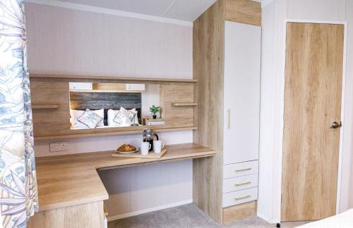 2Bed Whitley Bay Home - Free Parking, Close to beach & St Mary's Lighthouse - Photo 50