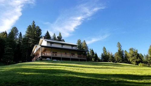 Off-The-Grid Cottage Rental with 360-Degree Mountain Views near Cascade, Idaho - Foto 1