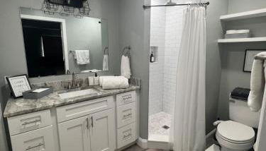 Kid-friendly Home w Pool & BBQ - Photo 2, towels, Shower