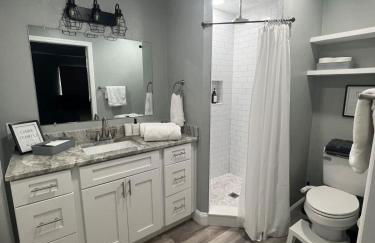 Kid-friendly Home w Pool & BBQ - Photo 2