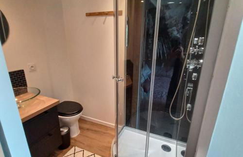 Petit cocon avec terrasse - Photo 8