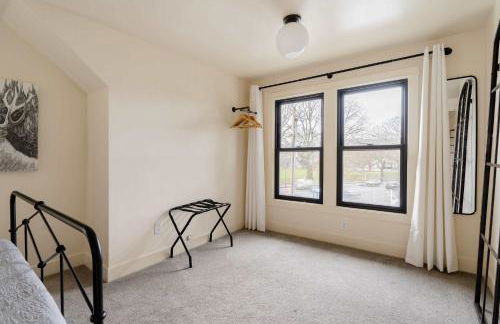 Stay Portland - Restored Farmhouse & Backyard Tiny House Village - Photo 12