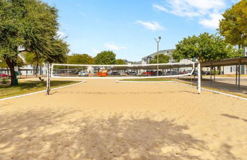 ATX Retreat Close to UT, DT & Lady Bird Lake - Photo 21