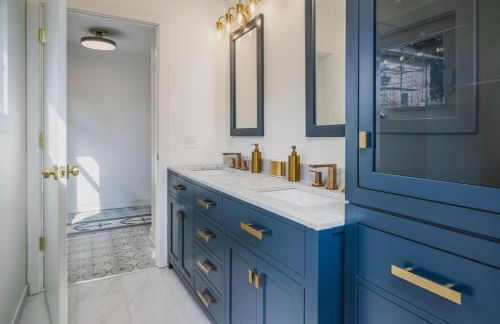 The Blue Sapphire 3BR 3BA Luxury Lakefront Home on Mineola Bay Stunning Views on Chain O Lakes - Photo 41