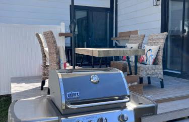 Large Five Bedroom house with outdoor patio with Jacuzzi and television! - Foto 52