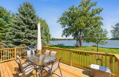 Lakefront Home on Pike Lake with Private Dock and Firepit - Foto 2