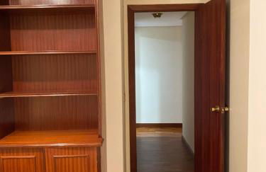 HomeOffice with Church Views - Foto 17