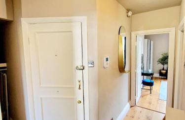 Gorgeous Hyde Park Home with Lift-Elevator Access & Nice View - Foto 16