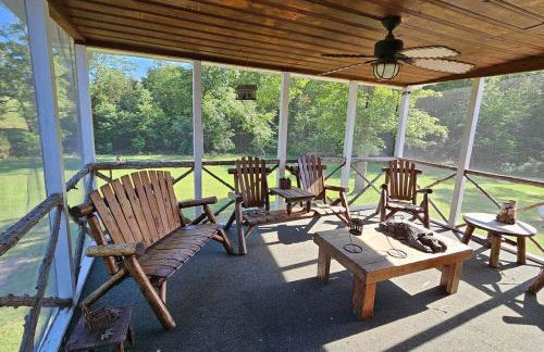 Cozy Cabin Retreat - Sleeps 8 - 1 Hr from STL - Foto 1