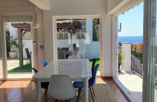 Espectacular villa junto a la playa, piscina privada y vistas al mar - Foto 31