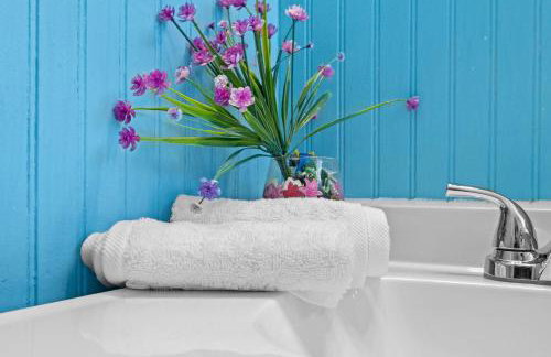 Cozy & Creative Top Unit in Lou's Arts District - Foto 52