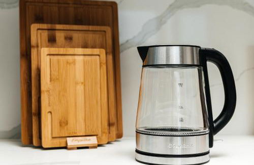 Stunning 2BR apartment steps from Santa Monica pier - Photo 13