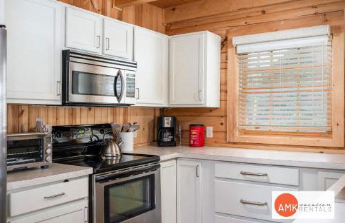 Wonderful Log Cabin near private beach and lake access - Foto 6