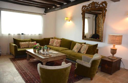 Masia La Morera autenticidad renovada 100 porcien a 10 minutos de Sitges en coche 12 huespedes Piscina Aire Aconc 6 Suites Apertura 15 Julio 2025 - Foto 18